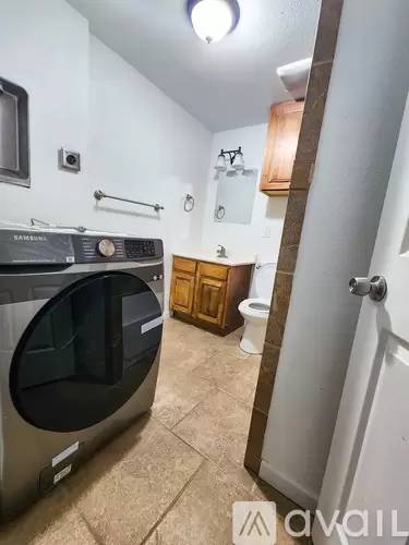 Main picture of 3200 Sage St