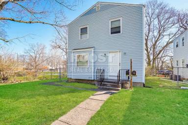 Main picture of 108 Columbian Ave
