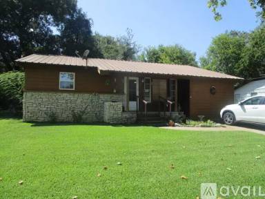 Main picture of 102 Hillside Dr