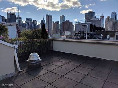 Main picture of 525 W 49th St