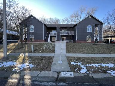 Main picture of 5206 Foster St