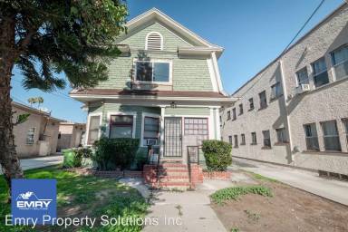 Main picture of 556 W 15th St