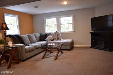 Main picture of 1650 S Milledge Ave