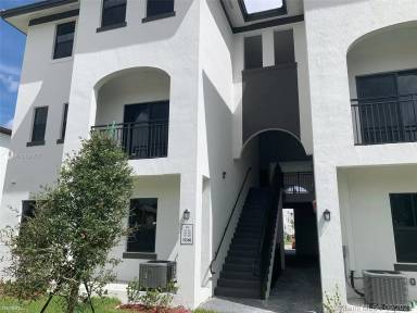 Main picture of Century Park South Condo