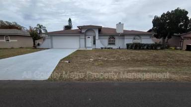 Main picture of 261 Daisy Estates Dr