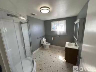Main picture of 211 W Harris St
