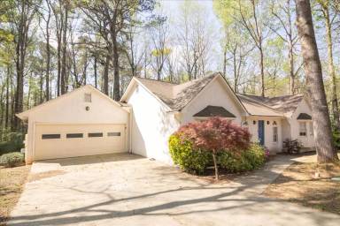 Main picture of 2557 Ashley Cir