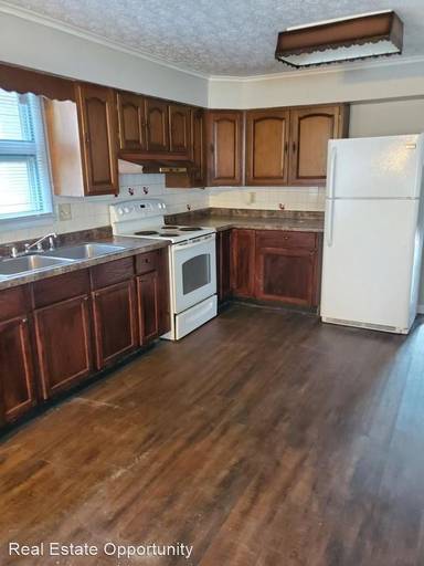 Main picture of 3871 S Bank Rd NE