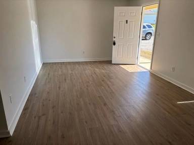 Main picture of 1103 E Main St