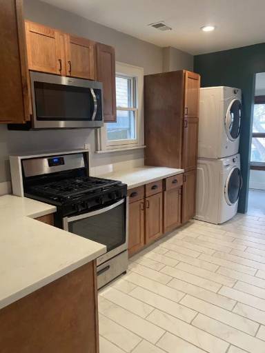 Main picture of 2220 2nd St NE
