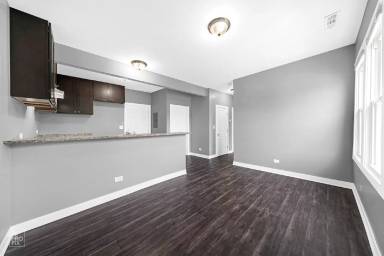 Main picture of 1943 W 48th St