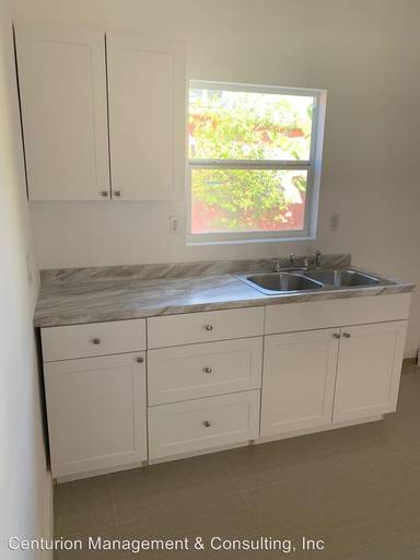 Main picture of 127 SW 7th Ave