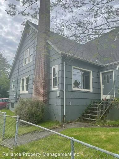 Main picture of 7684 N Vancouver Ave