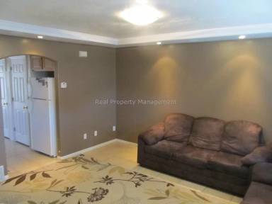 Main picture of 100 Penhurst Pl