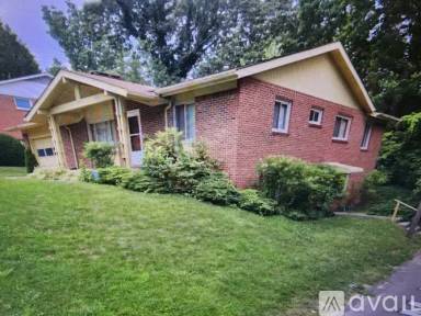 Main picture of 123 Wyoming Rd