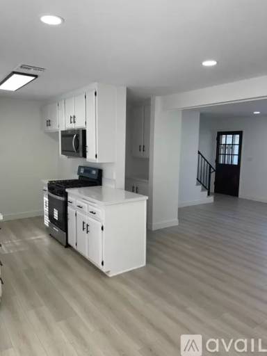 Main picture of 3246 Montrose Ave