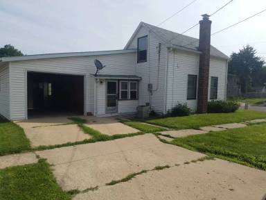 Main picture of 1016 S Locust Ave