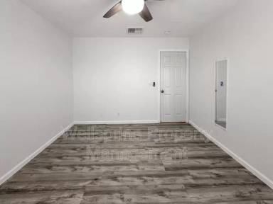 Main picture of 1240 W Mariposa Ave