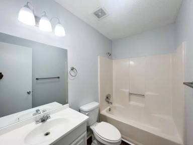 Main picture of 104 Greencastle Dr
