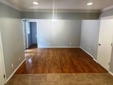 Main picture of 4520 Pine Tree Cir