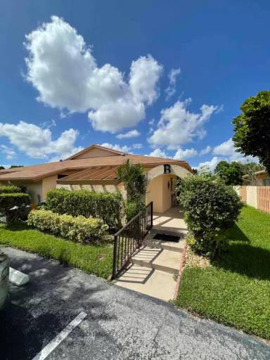Main picture of 13566 Sabal Palm Ct