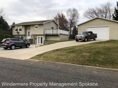 Main picture of 1505 E 3rd St