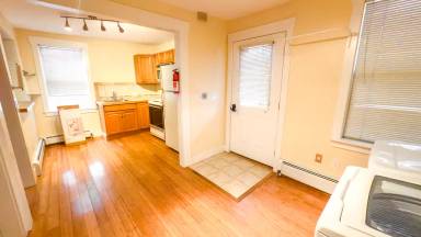 Main picture of 31 Northfield St