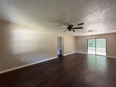 Main picture of 5970 NW 65th St