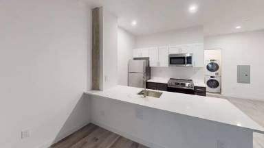 Main picture of 10 Commerce Ct