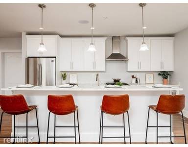 Main picture of L Saint