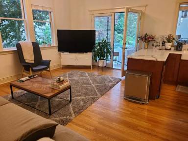 Main picture of 2887 Green St