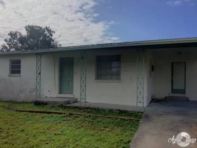 Main picture of 4976 Howard St