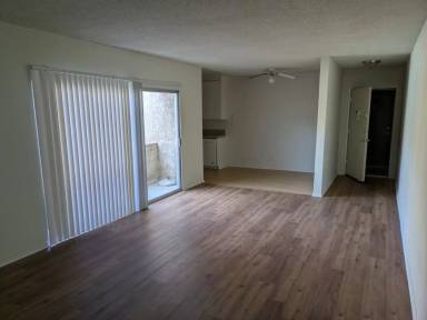 Main picture of 658 Ocean Park Blvd