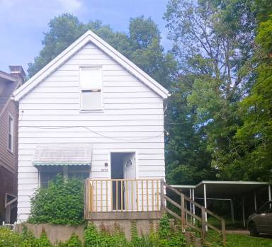 Main picture of 3576 Dick St