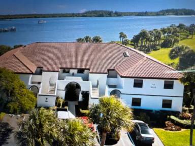 Main picture of 6122 SE Landing Way