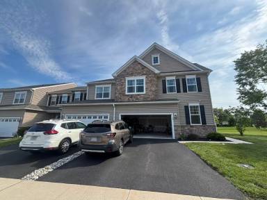 Main picture of 32 Aubrey Cir