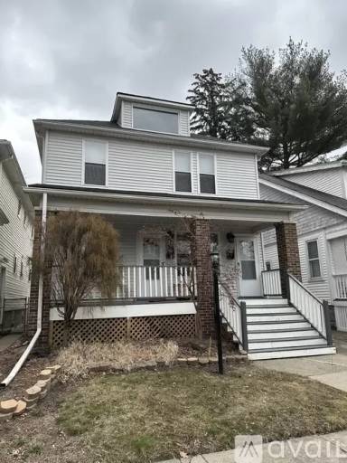 Main picture of 1120 Lakepointe St