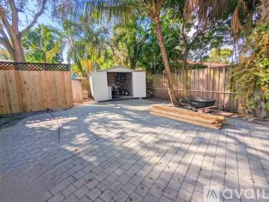 Main picture of 1117 SW 8th Ter