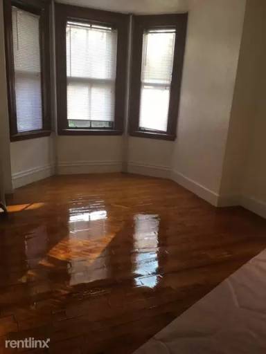 Main picture of 4 Adella Pl