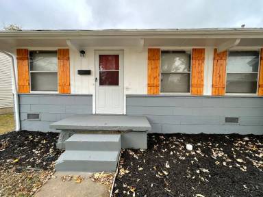 Main picture of 304 E Kerr Dr
