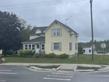 Main picture of 102 W Philip St