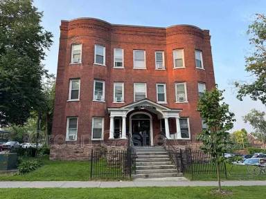 Main picture of 323 Pearl St
