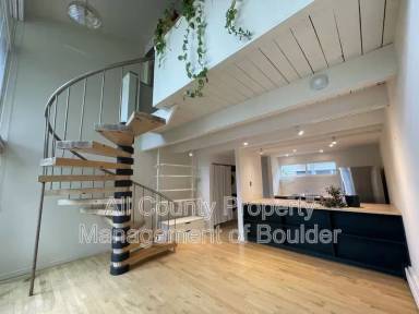 Main picture of 1842 Canyon Blvd