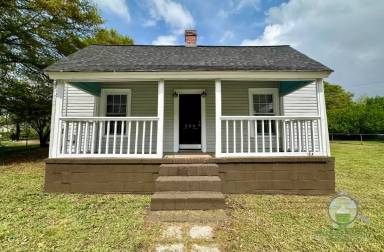 Main picture of 206 Delano Ave
