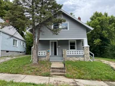 Main picture of 3925 Myrtle Ave