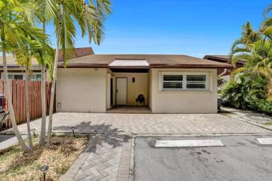 Main picture of 4497 Treasure Cove Dr