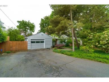 Main picture of 6470 SW Old Scholls Ferry Rd
