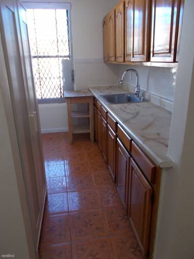 Main picture of 483 Park Pl