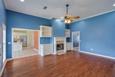 Main picture of 108 Turnberry Cv