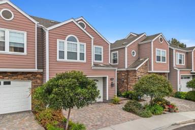 Main picture of 4768 Beachwood Ct